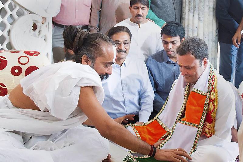 rahul gandhi, rahul in gujarat, gujarat polls 2017, gujarat elections 2017, Rahul visits Jagannath Temple, Rahul gandhi visits Jagannath Temple, Jagannath Temple, Jagannath Temple in ahmedabad