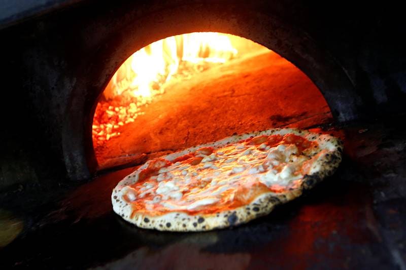 pizza, Naples pizza, Italy pizza, pizza eating, pizza lover, pizza twirling, UNESCO, intangible heritage, heritage status, best food, italian food, italy food, food in italy, pizza in italy, where to eat Naples pizza, best pizza in world