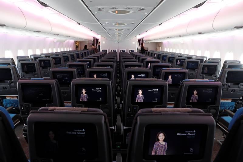 singapore airlines, Airbus A380, first class suites, luxurious suites, economy class, premium airlines, aircraft, airline, plane, sydney, singapore, A380s, first class seats