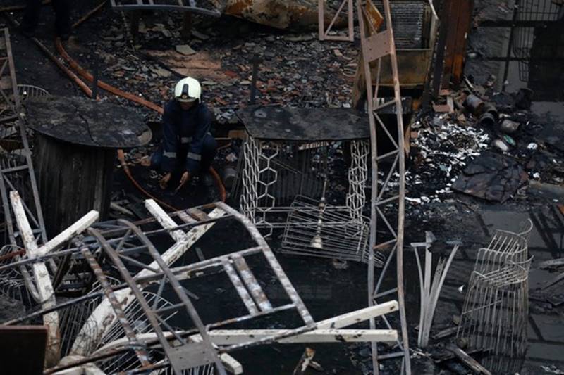mumbai fire, Mumbai Kamala Mills Building, mumbai building fire, lower parel, Kamala Mills fire, Senapati Bapat Marg, mumbai fire, bmc disaster