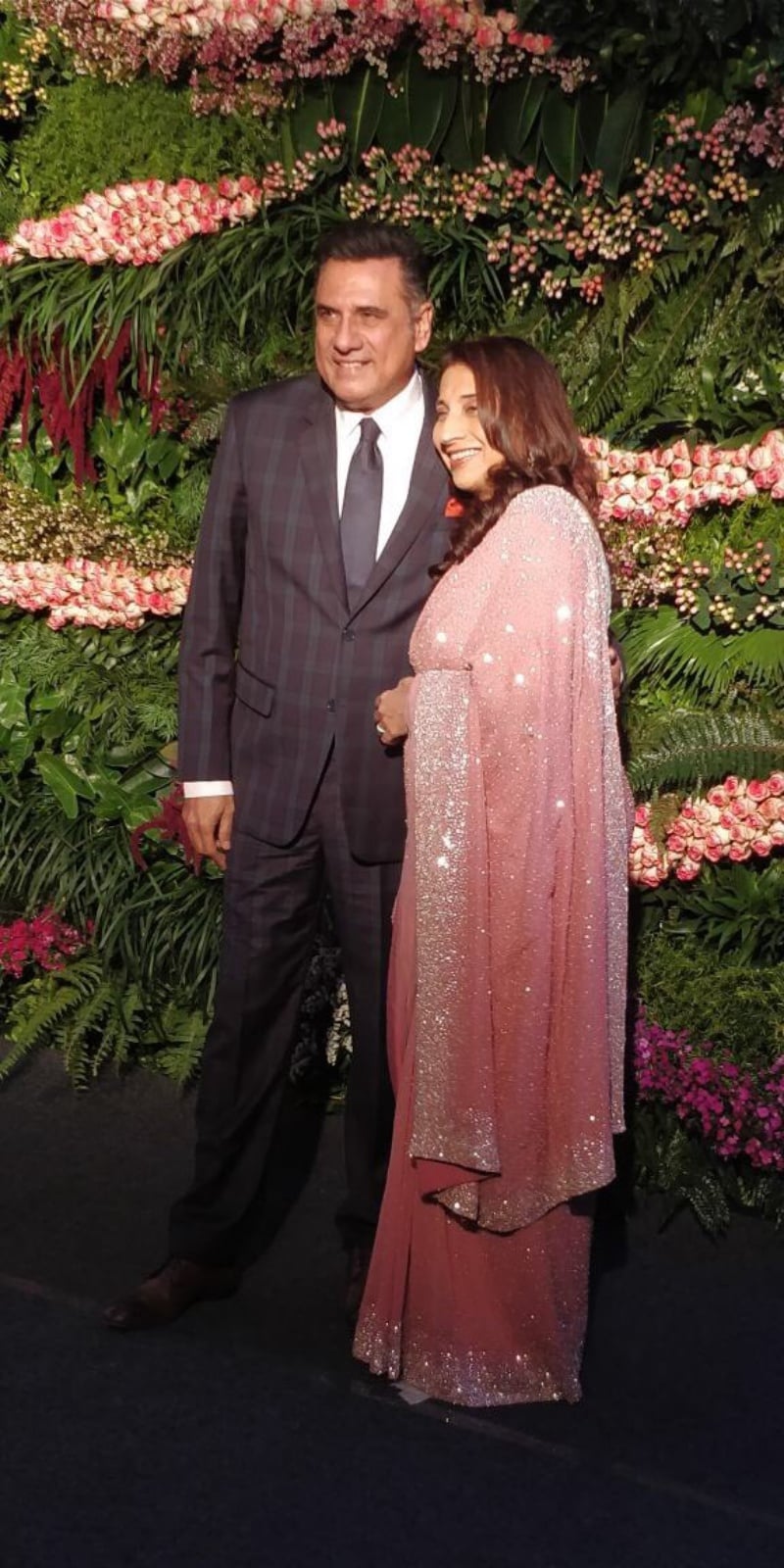 Boman Irani and his wife also attended the wedding reception. (Anushka Fan Club)