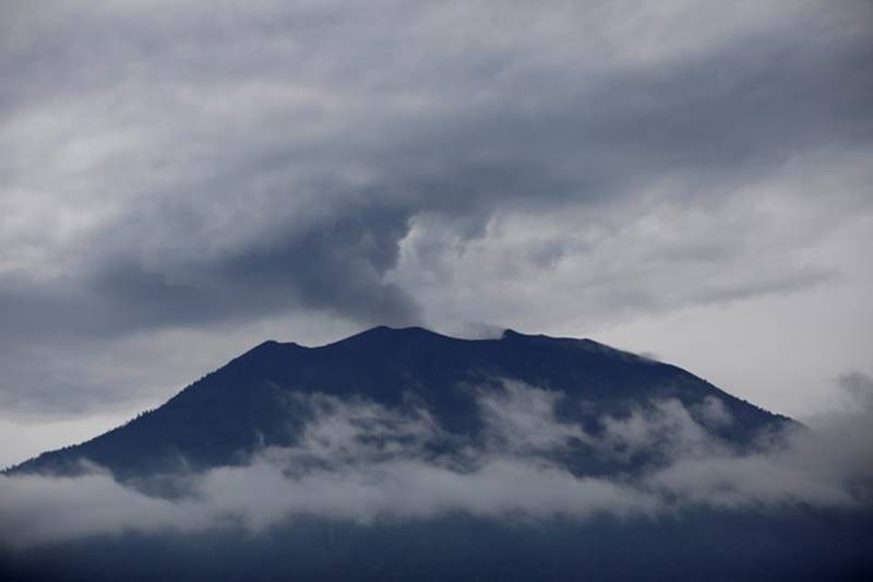 Mount Agung bali, Mount Agung live, Mount Agung volcano eruption, agung volcano, agung mountain, volcano in bali, Mount Agung volcano erupts in Karangasem, Mount Agung volcano, Karangasem, bali, Indonesia, Mount Agung latest