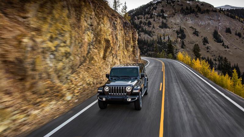 The 2018 Jeep Wrangler is one of the most awaited SUVs in India for 2018. The new Wrangler 2-door model will be available in three trims that go by the name Sport, Sport S and Rubicon. On the other hand, the 4-door model can be picked from a total of four variants viz Sport, Sport S, Sahara and Rubicon. One out of many interesting features of the 2018 Jeep Wrangler is a limited slip rear differential that offers an additional grip on snowy and slippery surfaces.