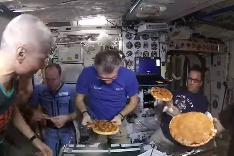 Astronauts, International Space Station, pizza party, pizza in space, space station, eat pizza, pizza lovers, pizza in space station, astronauts eat pizza, NASA, Randy Bresnik, world news, NASA photos