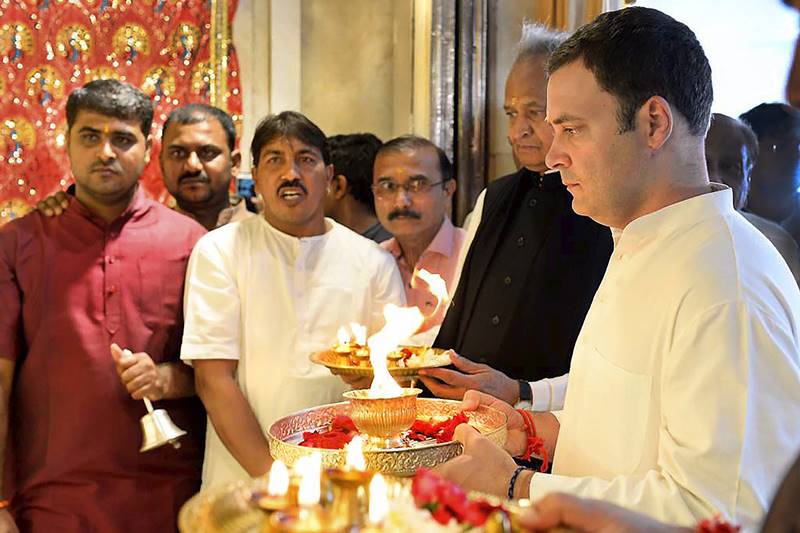rahul gandhi, rahul in gujarat, gujarat polls 2017, gujarat elections 2017, Rahul visits Jagannath Temple, Rahul gandhi visits Jagannath Temple, Jagannath Temple, Jagannath Temple in ahmedabad
