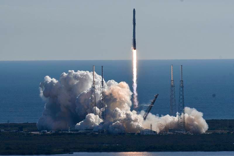 spaceX, SpaceX launches recycled rocket, spaceX launches recycled spaceship, california, spaceX elon musk, NASA spaceX, recycled Dragon spacecraft, Falcon 9 rocket
