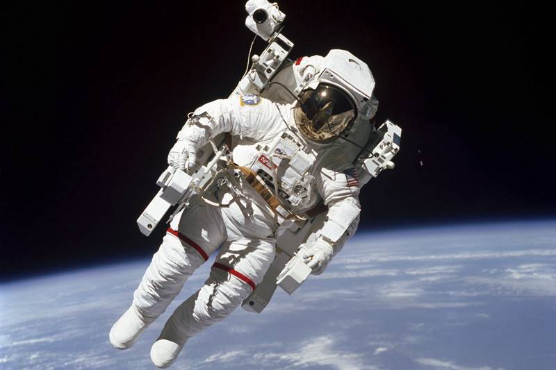 NASA, Astronaut Bruce McCandless, NASA Astronaut Bruce McCandless, Bruce McCandless, Astronaut, Bruce McCandless dies, Bruce McCandless dead, who is Bruce McCandless, nasa pictures, nasa images, nasa photos, world news