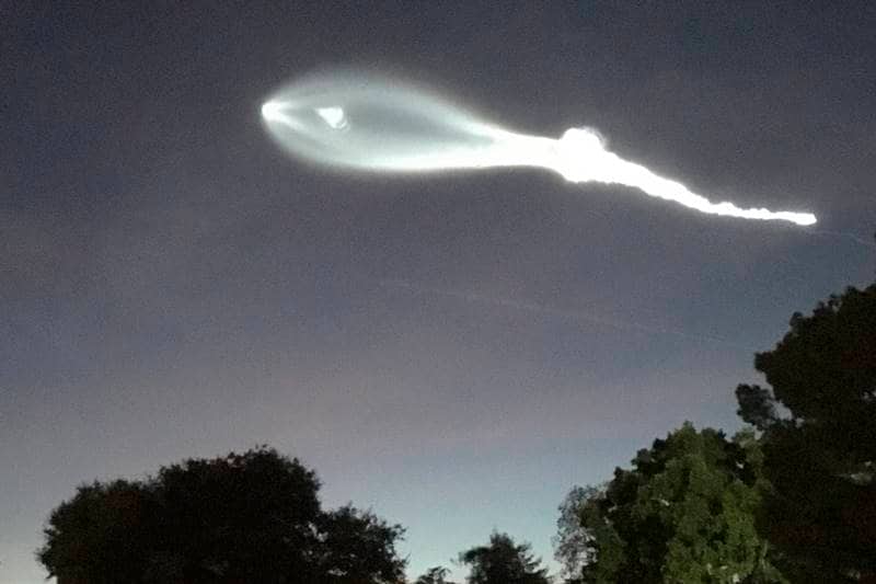 SpaceX, Falcon 9 rocket, SpaceX Falcon 9 rocket, rocket, Falcon 9, California, show of light, mystery light, satellite, world news, science, science news, technology