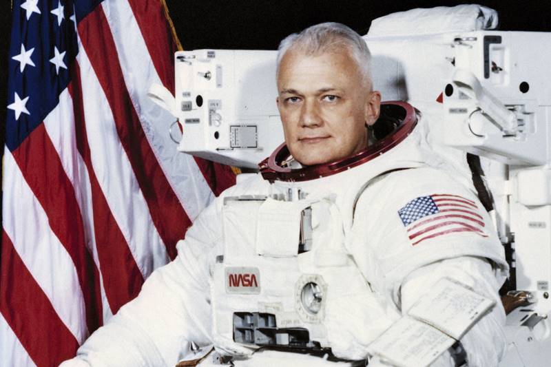 NASA, Astronaut Bruce McCandless, NASA Astronaut Bruce McCandless, Bruce McCandless, Astronaut, Bruce McCandless dies, Bruce McCandless dead, who is Bruce McCandless, nasa pictures, nasa images, nasa photos, world news