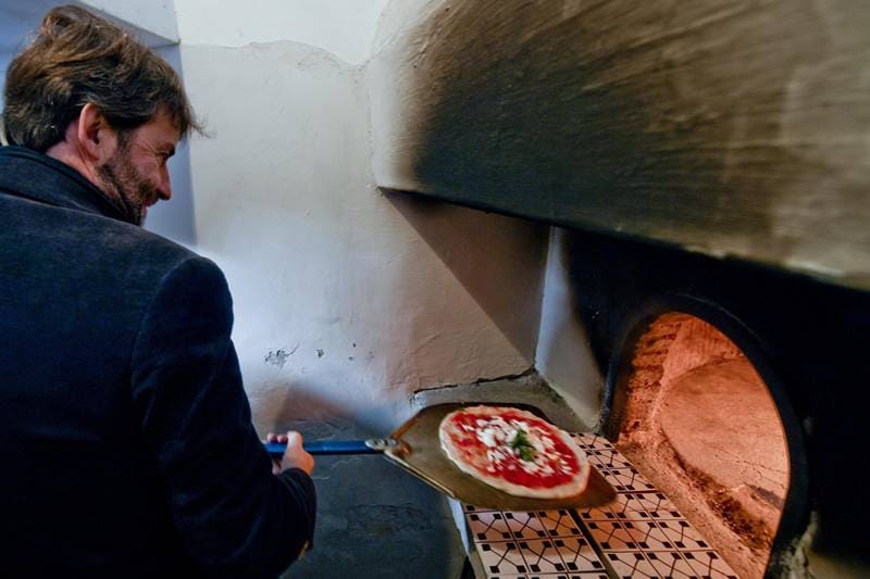 pizza, Naples pizza, Italy pizza, pizza eating, pizza lover, pizza twirling, UNESCO, intangible heritage, heritage status, best food, italian food, italy food, food in italy, pizza in italy, where to eat Naples pizza, best pizza in world
