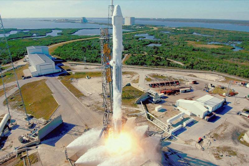 spaceX, SpaceX launches recycled rocket, spaceX launches recycled spaceship, california, spaceX elon musk, NASA spaceX, recycled Dragon spacecraft, Falcon 9 rocket
