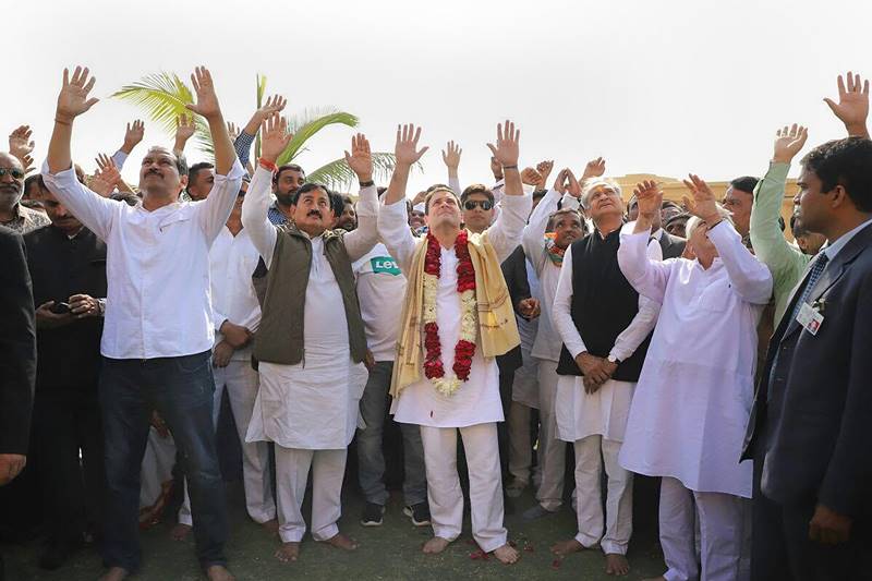 Rahul Gandhi, Congress president Rahul Gandhi, Congress chief Rahul Gandhi, Congress, rahul gandhi offers prayers at Somnath temple, Gujarat, rahul gandhi in gujarat, india news
