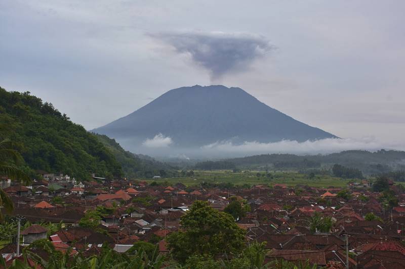 Mount Agung bali, Mount Agung live, Mount Agung volcano eruption, agung volcano, agung mountain, volcano in bali, Mount Agung volcano erupts in Karangasem, Mount Agung volcano, Karangasem, bali, Indonesia, Mount Agung latest