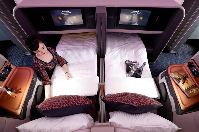 singapore airlines, Airbus A380, first class suites, luxurious suites, economy class, premium airlines, aircraft, airline, plane, sydney, singapore, A380s, first class seats