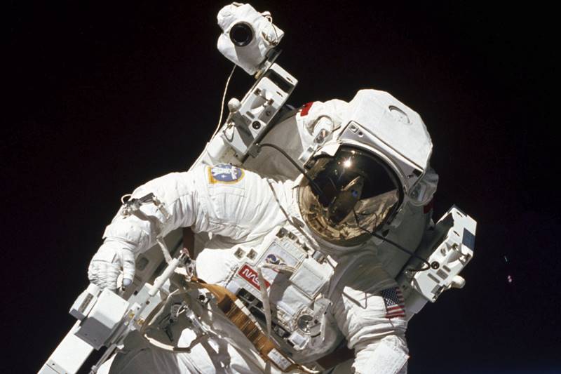 NASA, Astronaut Bruce McCandless, NASA Astronaut Bruce McCandless, Bruce McCandless, Astronaut, Bruce McCandless dies, Bruce McCandless dead, who is Bruce McCandless, nasa pictures, nasa images, nasa photos, world news
