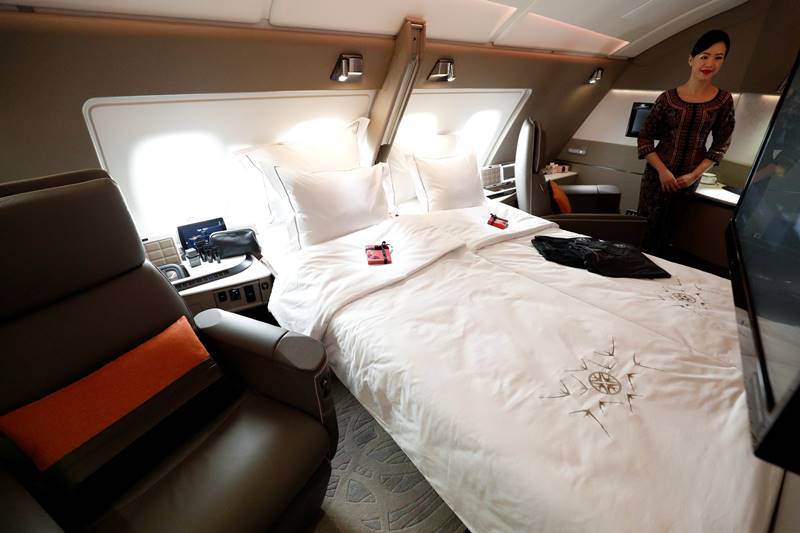 singapore airlines, Airbus A380, first class suites, luxurious suites, economy class, premium airlines, aircraft, airline, plane, sydney, singapore, A380s, first class seats