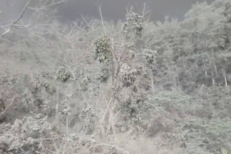 Mount Agung bali, Mount Agung live, Mount Agung volcano eruption, agung volcano, agung mountain, volcano in bali, Mount Agung volcano erupts in Karangasem, Mount Agung volcano, Karangasem, bali, Indonesia, Mount Agung latest