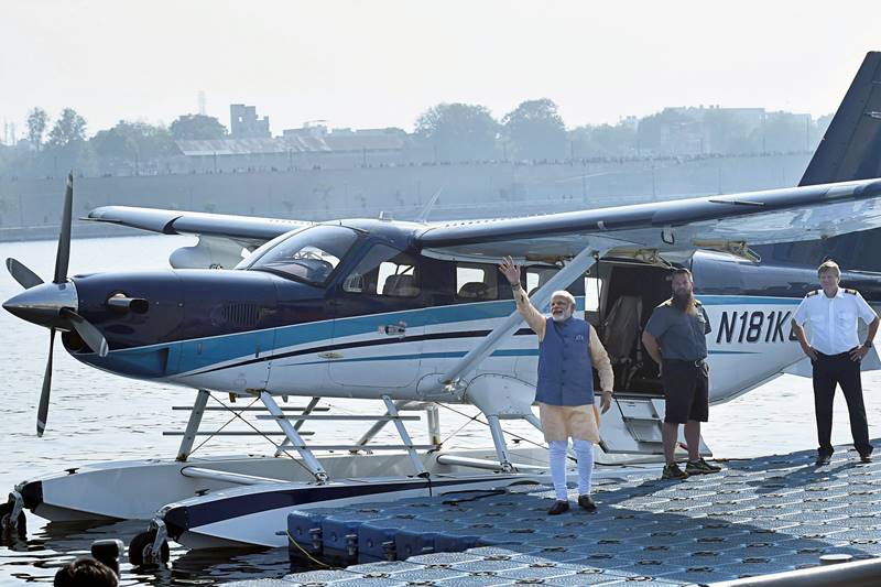 Narendra Modi seaplane flight, seaplane, seaplane in india, PM modi, amphibious aircraft, sabarmati riverfront, gujarat polls, gujarat polls dates, gujarat results, rahul gandhi