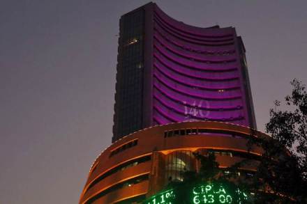 Sensex finishes at 34,056 on last day of 2017, logs yearly return of 28%; Modi wave plays out?