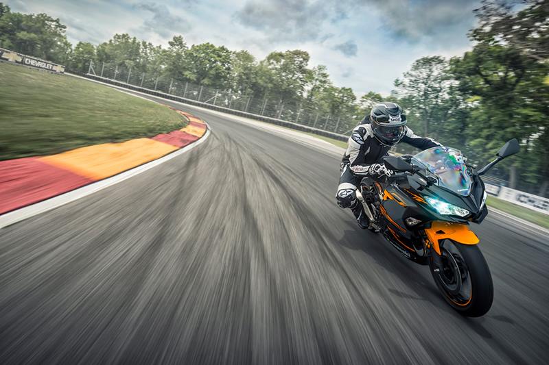 Most of the kit on the Ninja 400 will come from the Ninja 650 including the instrument cluster which will have both analogue as well as digital equipment!