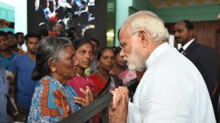 PM Narendra Modi, Prime Minister Narendra Modi, PM Narendra Modi in Lakshadweep, PM Narendra Modi in Tamil Nadu, PM Narendra Modi in Kerala, PM Narendra Modi visited Cyclone Ockhi areas, Cyclone Ockhi, Cyclone Ockhi PM Modi, Prime Minister’s National Relief Fund, PM Modi Rs 325 crore releaf, Rs 325 crore relef for Cyclone Ockhi