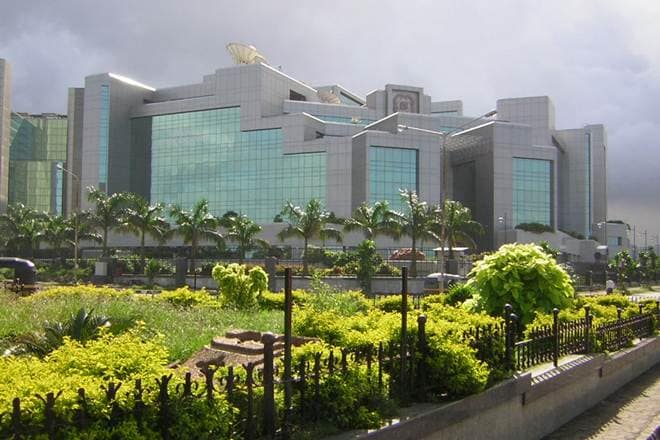 Shares of Airtel, RIL, Axis Bank, HDFC, Idea, Rcom, M&M in focus today