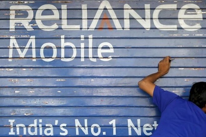 Reliance Communications, Reliance Communications debt revival plan, debt on Reliance Communications, Reliance Communications investors, Reliance Communications looking for investors