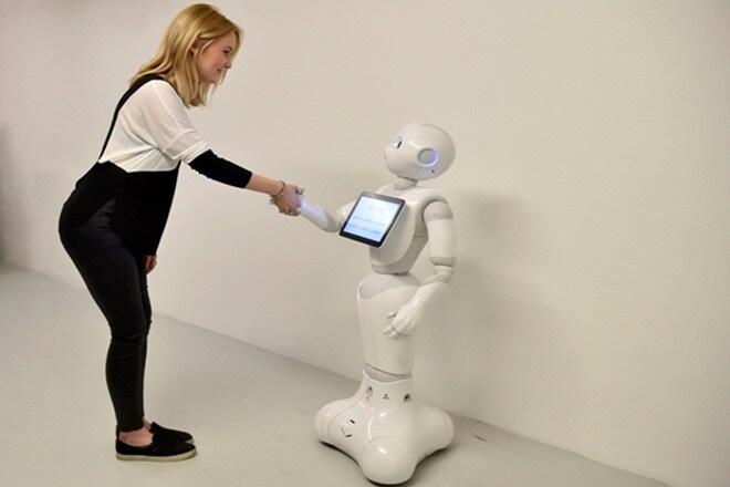 scientists, classes for robots, robots gets classes, robots gets classes from scientists, crash course for robots, robot movements, scientists teach robotsrobot interaction, science