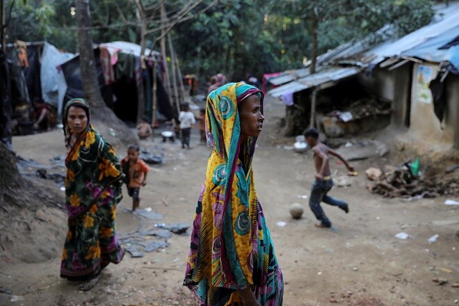 rohingya house burnt, fire in rohingya house, rohingya villages burnt, burnt rohingya villages