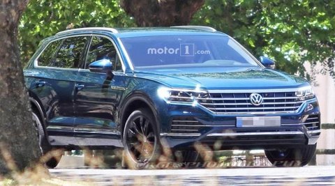 All-new Volkswagen Touareg SUV spotted testing; Global debut in 2018