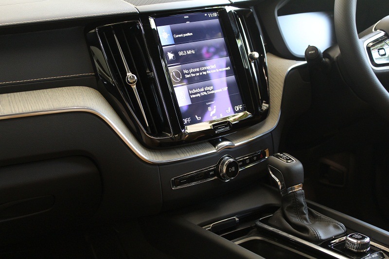 Volvo XC60 continues to get a large screen placed right in the middle of the dashboard. The screen is large and is easy to opearte and acts like a messeger between the passengers and the car. It supports both Apple Car Play and Google Android Auto and comes with inbuilt navigation that functions well. The engine is also mated the a 8-speed gearbox which is quick and responsive.