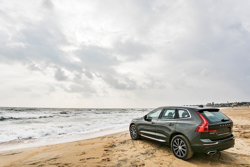 Second generation of Volvo XC60 is here and this has by far been the most sold Volvo SUV not just in India but across the world. In its first generation the Volvo XC60 spanned through nine years with almost a million units sold. Volvo Cars India claims that 30% of its India volumes come from the XC60 SUV indicating that its a highly important product for the Indian arm of the Swedish automaker. The Volvo XC60 is packed with high-end technology budled with simplicity and luxury. Volvo XC60 will be priced between Rs 55-60 lakh (Ex-showroom) and will be available only in one top-variant diesel engine option.