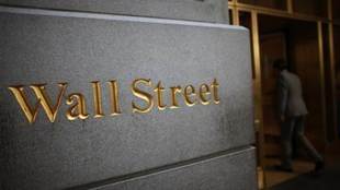 wall street stock market rise, US dollar price rise, technology stocks, US president donald trump sign federal government fund legislation, US frderal reserve