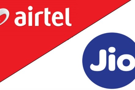 Analysts said both Bharti and Jio are now actively working on strategies to expand in the enterprises space, including providing cloud services as they eye additional revenue streams. (IE)