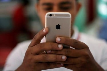 apple, apple iphone, apple speed cuts, iphone speed cuts, apple iphone damages, refurbished iphones, iphone errors, iphone problems, issues with iphone, iphone unexpected shutdowns, iphone performance