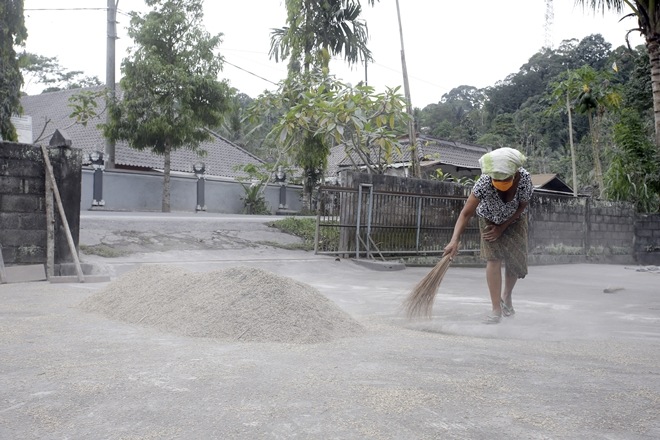 bali volcano, bali flights, bali airport, bali emergency, bali disaster, bali crisis, bali flights cancelled, bali airport closed, bali on high alert bali volcano, bali flights, bali airport, bali emergency, bali disaster, bali crisis, bali flights cancelled, bali airport closed, bali on high alert