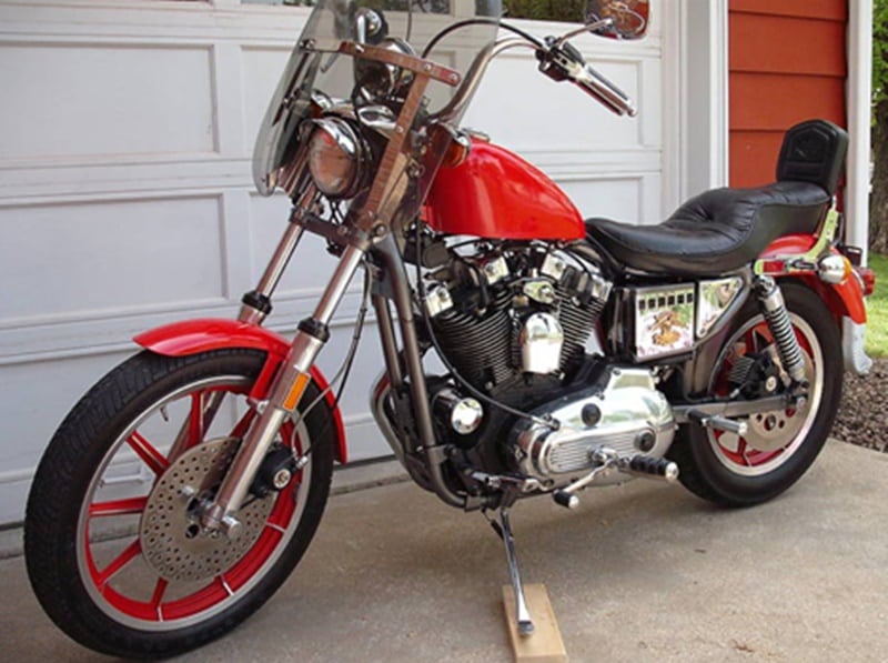 1981 Harley-Davidson XLH1000 Sportster: Harley-Davidson has been producing the Sportster series of motorcycles since 1957, so have a substantial experience in building good Sportsters. However, in early 80s, Harley wanted to do something new to compete with Japanese bikes. But the resultant 1981 Sportster did not just have bad handling, it had dangerous handling. Long forks with a steep angle, high centre of gravity, heavy engine and poor suspension – the combination of all this resulted in the worst low-speed maneuverability ever seen before or after on a Harley-Davidson motorcycle. (Image: Sportyironheads)