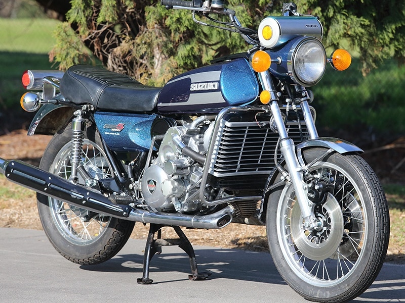 1974 Suzuki RE5: The RE5 has its name in history books for its unusual engine, but then the unusual rotary engine also led to its downfall. At the heart of the RE5 was a 497cc rotary engine that was capable of delivering 62hp but this amount of power was just not enough for the weight (255kg). The RE5 roadster did handle well and was fuel efficient, given the rotary engine, but it was underpowered and expensive. (Image: Motorcycletrader)