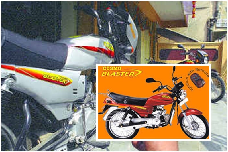 Chinese motorcycles: And now the big one. Chinese motorcycles were all poised to enter the Indian two-wheeler market back in 2002, and they promised ridiculously big numbers for fuel efficiency and tech gadgets like remote starter, for a price that was smaller than their Indian counterparts. The Monto Motors Cosmo Blaster went on sale in some states in India, but everything after that fell short from launching since the bikes never met Indian emission standards. (Image: Thehindubusinessline and Indiamart (inset))