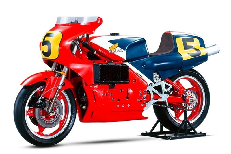 1979 Honda NR500: The NR500 has been called Honda's biggest failure. Back in the 70s, two-stroke engines ruled the racing scenes, but Honda decided to enter with a four-stroke one. Since four-strokes were not as powerful as the two-stroke competitors, the company designed a 32 valve V8 with a monocoque body which helped reduce weight, which later evolved into a V4 engine with four oval-shaped cylinders producing 100 hp at 16,000 rpm. This was not, however, fast or reliable enough. The street version of this motorcycle could not cut the mustard since there were faster and cheaper options in the market. (Image: MCN)