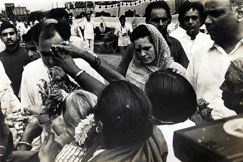 sonia gandhi, sonia ganddhi resigns, sonia gandhi health, congress president, UPA government, rahul gandhi, rajiv gandhi, priyanka vadra, indira gandhi, gujarat assembly elections, narendra modi, manmohan singh, pm modi