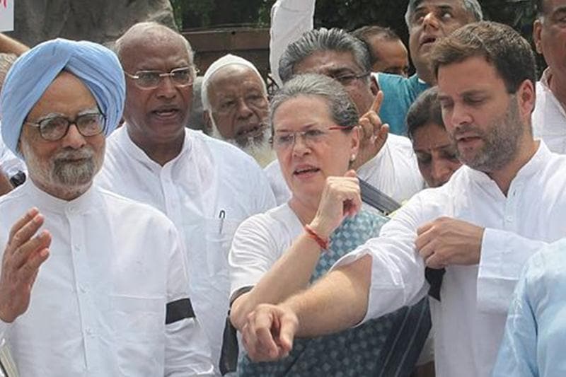 sonia gandhi, sonia ganddhi resigns, sonia gandhi health, congress president, UPA government, rahul gandhi, rajiv gandhi, priyanka vadra, indira gandhi, gujarat assembly elections, narendra modi, manmohan singh, pm modi