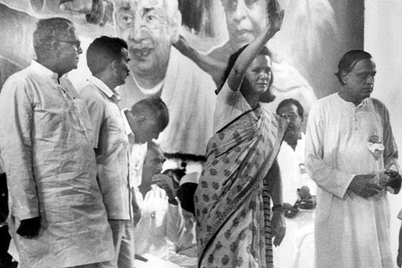 sonia gandhi, sonia ganddhi resigns, sonia gandhi health, congress president, UPA government, rahul gandhi, rajiv gandhi, priyanka vadra, indira gandhi, gujarat assembly elections, narendra modi, manmohan singh, pm modi