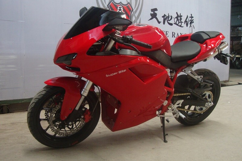 Wonjan WJ300 Space Ranger: Seems like Wonjan has a vast business in China. This is the firm's take on Ducati Panigale 1098/1198. Fancy a 300cc single powered Chinese motorcycle with Ducati clothes on? Well, this won't pass as the real even for a second, especially with the 'Super Bike' sticker on the side. It could though, if you're standing 800 metres away from it.
