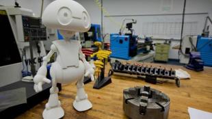 superhuman abilities, human tap machine, bionics