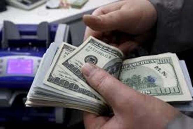 The US dollar bought 112.12 Japanese yen, lower than 112.83 yen of the previous session. (Reuters)
