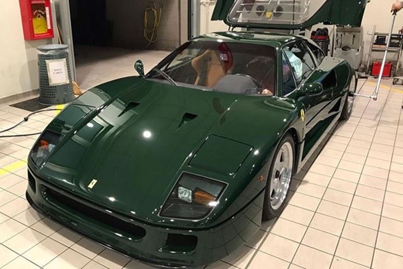 Seems like green is quite the colour of choice for Ferrari owners. Well, that's different kinds of green, as many as can be in the spectrum of light. There was one back in November - a Ferrari F40 that gave up its factory colour for a shade labeled as Verde Abetone, which looks a lot like British Racing Green). (Image: Carbuzz)