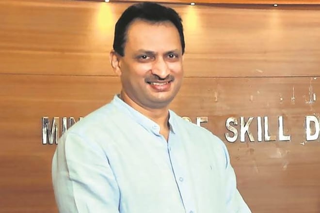 anant hedge, anant hegde bounty, 1 crore bounty on hedge tongue, anant kumar hegde tongue bounty, Anantkumar Hegde, BJP, BJP coonstituton, secularists, karnataka assembly polls,