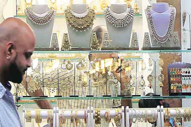 Jewellery trends, Jewellery trends for winter look, diamonds, Tanzanites, coloured gemstones, maangtikka, latest trend of jewellery