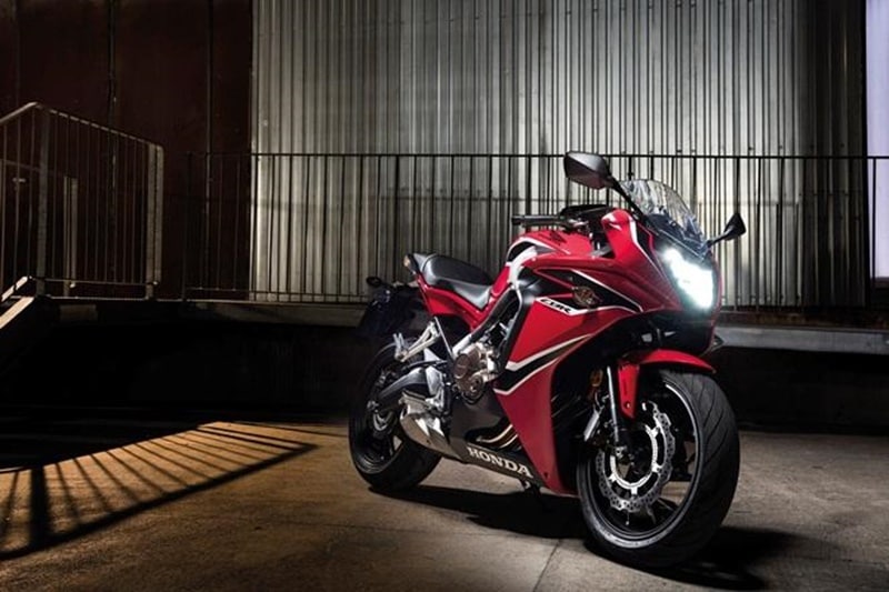 Fully-faired middle-weight: Honda Motorcycle & Scooter India launched the new Honda CBR650F in India at a price of Rs 7.30 lakh (ex-showroom, Delhi) in October this year. Powering the new Honda CBR650F is a 649cc, DOHC in-line, four-cylinder engine that produces 85 hp of maximum power at 11,000 rpm. The unit is mated to a new six-speed gearbox.